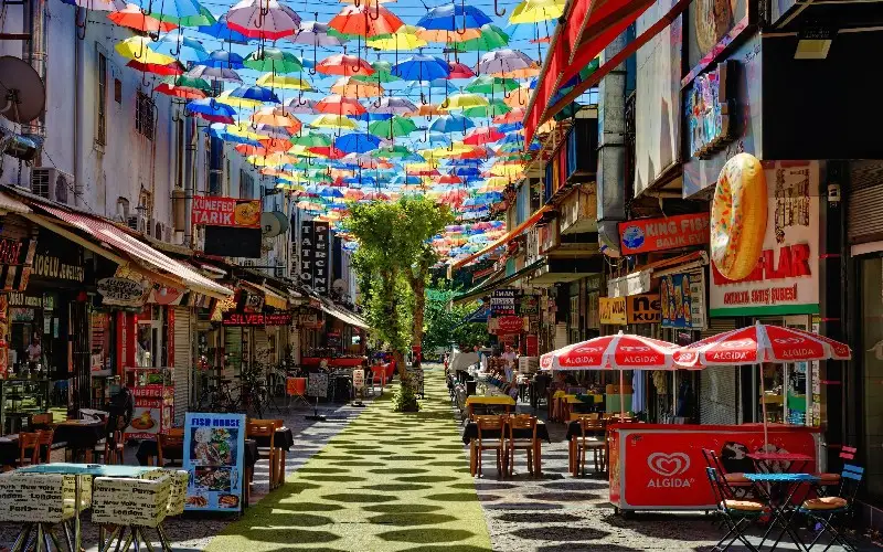 تجربه خرید و سرگرمی در مراکز خرید آنتالیا