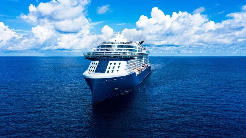 یکی از بهترین روش&zwnj;ها برای تهیه بلیط و تور کشتی کروز، حضور در مبدأ سفر است. زمانی که به ترکیه می&zwnj;روید، می&zwnj;توانید در اسکله اقدام به خرید بلیط حضوری کنید. بسیاری از مسافران ایرانی ترجیح می&zwnj;دهند که سفرهای چندساعته با کروزهای تفریحی انجام بدهند و برای همین، خرید بلیطی در اسکله به آن&zwnj;ها توصیه می&zwnj;شود.&nbsp;