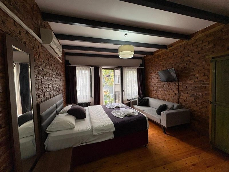 هتل تکسیم بریک داون سوئیت (Taksim bricktown suite)