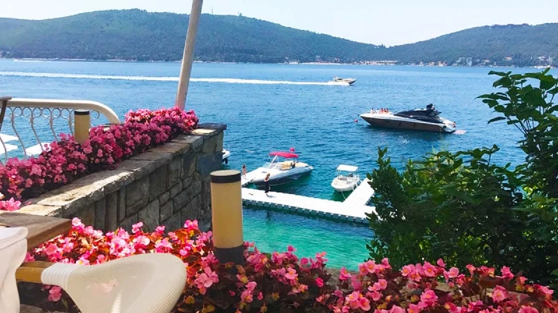 نمایی زیبا از جزیره بیوک آدا