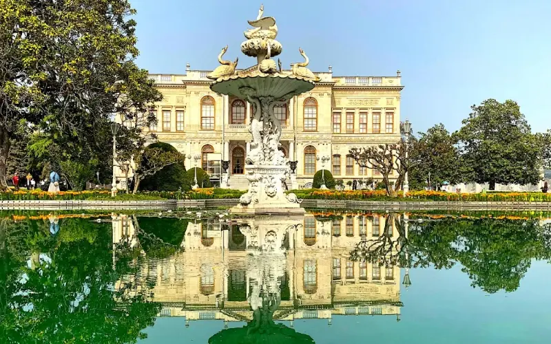  بازدید از کاخ دولما باغچه&nbsp;