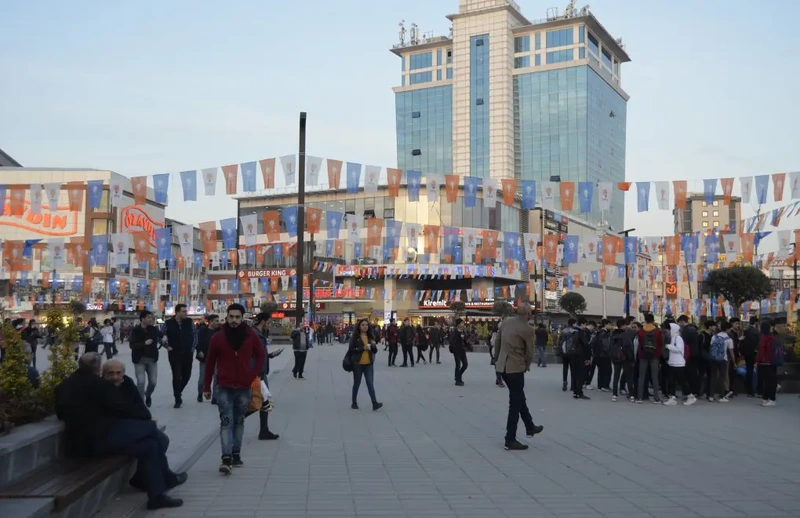 نمایی از میدان اسنیورت استانبول