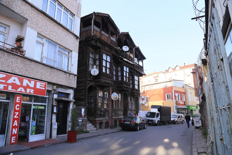 خانه&zwnj;های چوبی تاریخی در محله زِیرِک منطقه فاتح استانبول