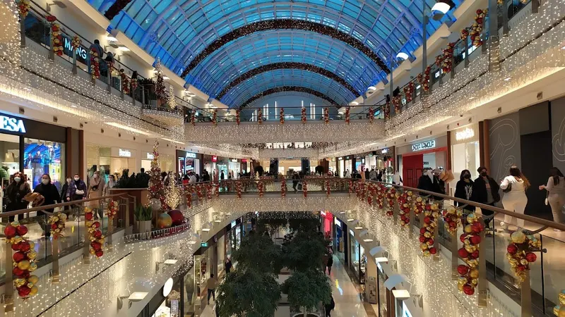 مقایسه خرید از بازار سنتی و پاساژ