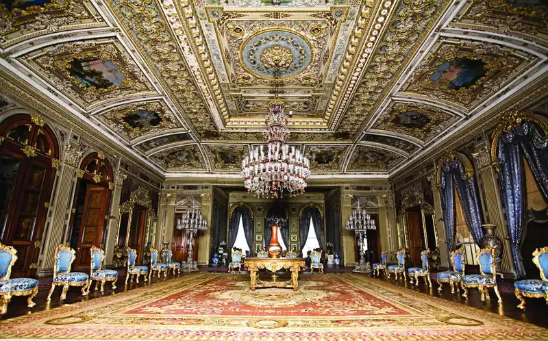  کاخ دلمه&zwnj;باغچه