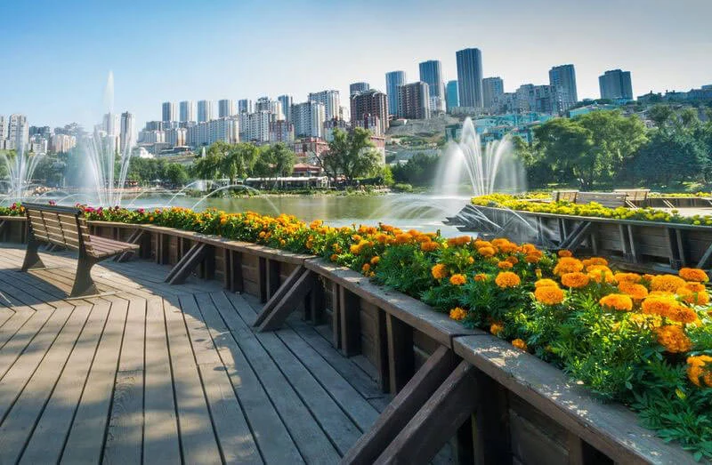 دریاچه مصنوعی و فضای سبز باهچه&zwnj;شهیر