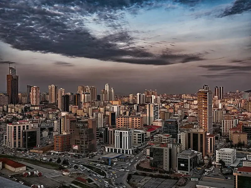 برج&zwnj;های بلند و مدرن آتاشهیر