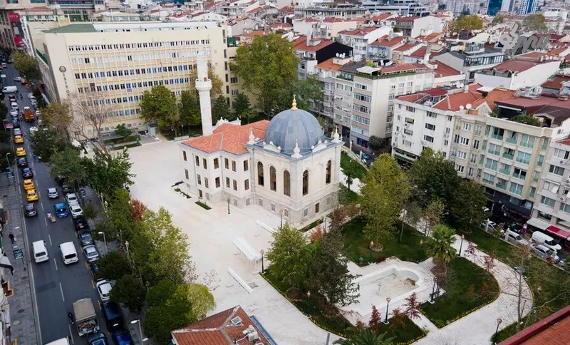 معماری زیبای مسجد تاریخی تشویکیه