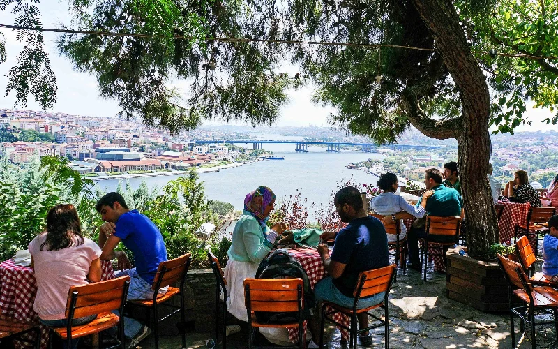 کافه تپه پیر لوتی