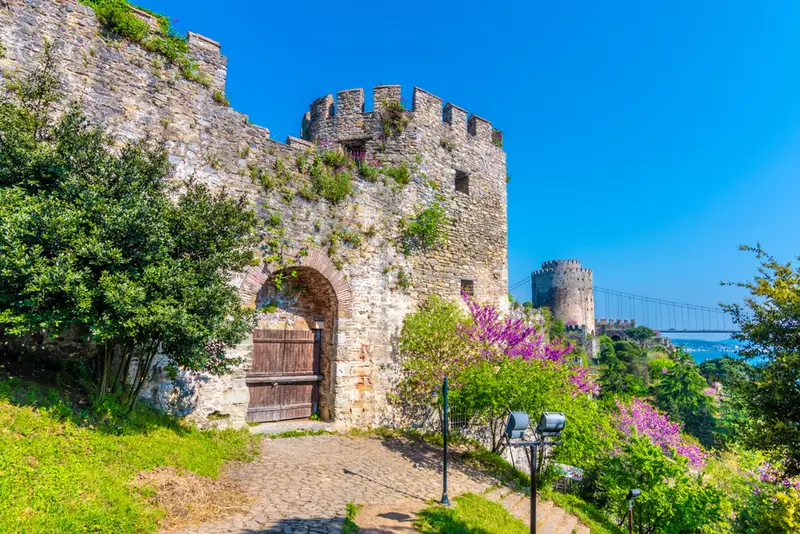 جاذبههای اطراف روملی حصار