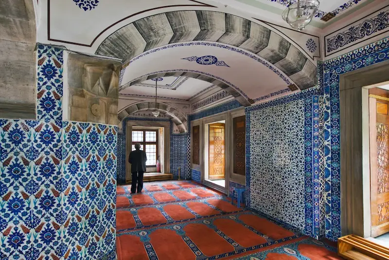 کاشی&zwnj;کاری فضای داخلی مسجد رستم پاشا