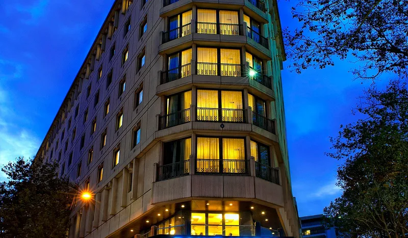  اقامت در محدوده میدان تقسیم