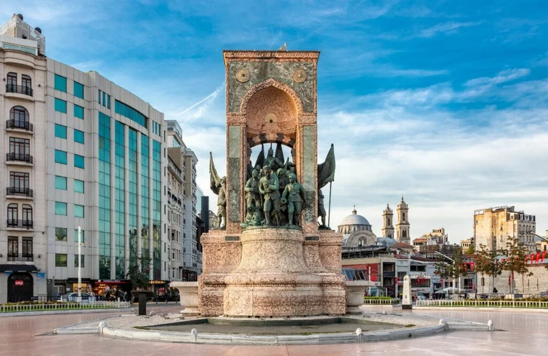 مجسمه یادبود جمهوری