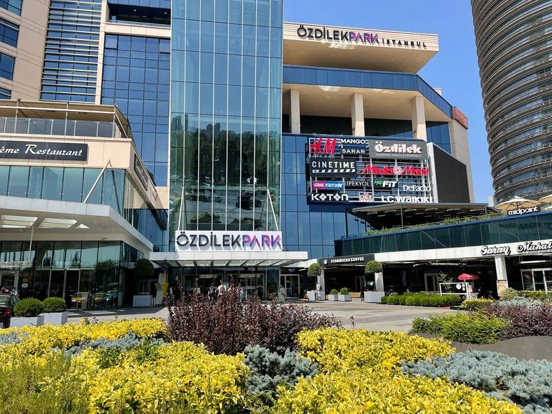 مرکز خرید اوزدیلک (Özdilek Taksim)