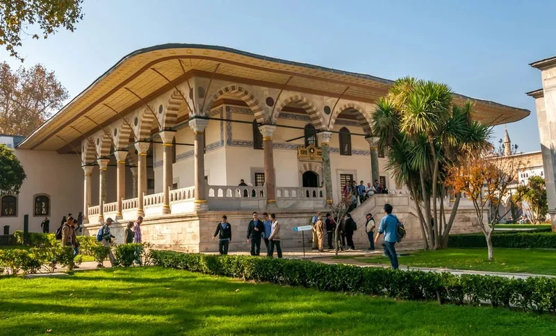 حیاط سوم، بخش خصوصی سلطان و اندرون کاخ