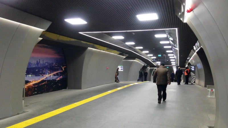 دسترسی آسان مسافران به مترو و متروبوس از طریق تونل زیرزمینی زورلو سنتر