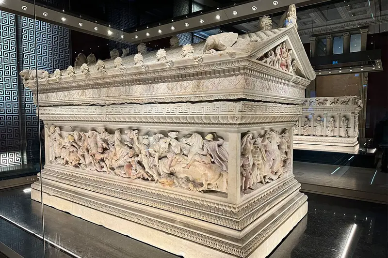 تابوت معروف به &laquo;تابوت اسکندر&raquo; در موزه باستان شناسی استانبول