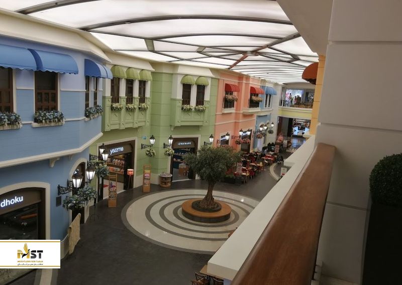 در پاساژ عمار استانبول چندین رستوران و کافه، چند بخش تفریحی
