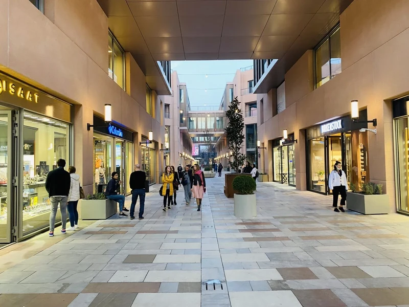 فروشگاه&zwnj;های حاضر در گالاتاپورت از برندهای مختلف جهان