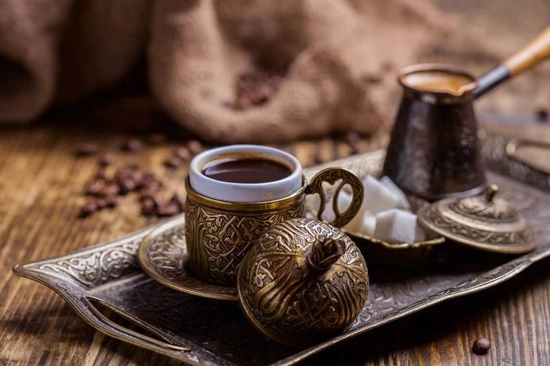 قهوه ترک و قهوهجوش سنتی: تجربهای شیرین از فرهنگ نوشیدنی