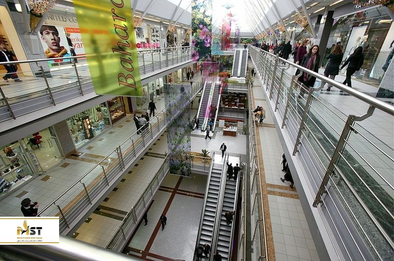 این مرکز به&zwnj;عنوان یکی از مهم&zwnj;ترین مراکز خرید این شهر، ویژگی&zwnj;های منحصربه&zwnj;فردی دارد که آن را از سایر مراکز خرید متمایز می&zwnj;کند.