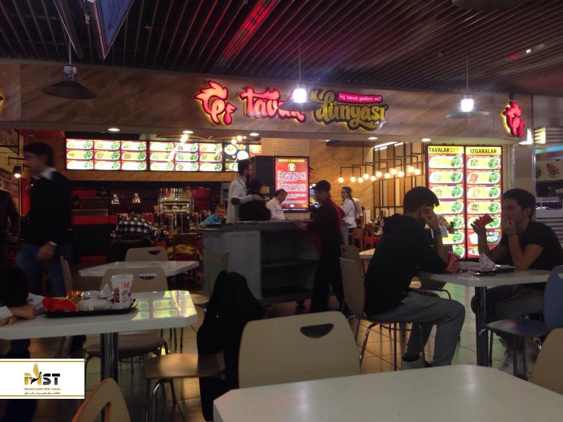 بعد از یک خرید طولانی، نیاز به استراحت و لذت&zwnj;بردن از یک وعدۀ غذایی دارید. خوشبختانه، مجتمع مکان&zwnj;هایی عالی برای صرف غذا دارد. رستوران&zwnj;های مترو سیتی تنوع زیادی دارند و می&zwnj;توانید از غذاهای ترکی، ایتالیایی، فرانسوی و&hellip; لذت ببرید.