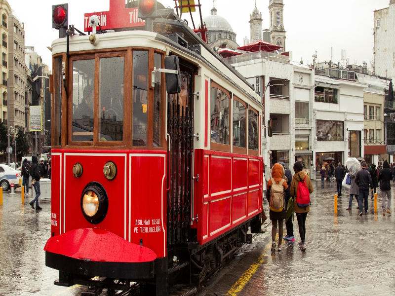  تراموا استانبول از محبوب&zwnj;ترین وسایل حمل&zwnj;ونقل عمومی