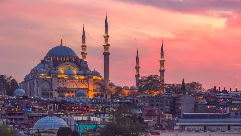 جذابیت&zwnj;های مسجد سلیمانیه برای ایرانیان