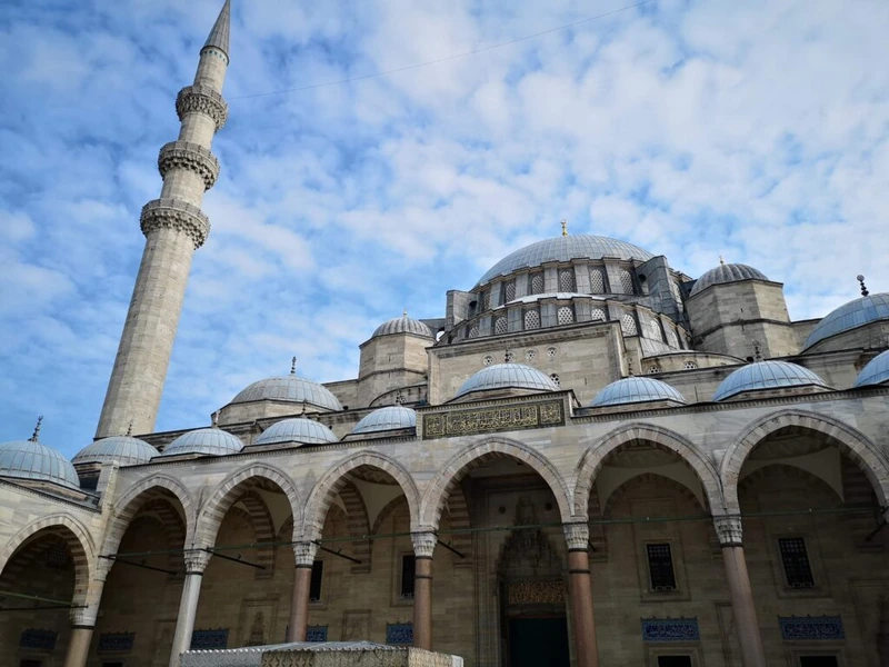  تاریخچه ساخت مسجد سلیمانیه