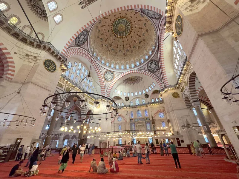  بخش&zwnj;های دیدنی داخل مسجد سلیمانیه