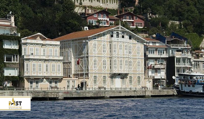 موزه سادبرک حانیم آثاری از مجموعه خصوصی ۲۰ هزار قطعه&zwnj;ای سادبرک کوچ، ازجمله آثار باستان&zwnj;شناسی از تمدن&zwnj;های آناتولی را به نمایش می&zwnj;گذارد 