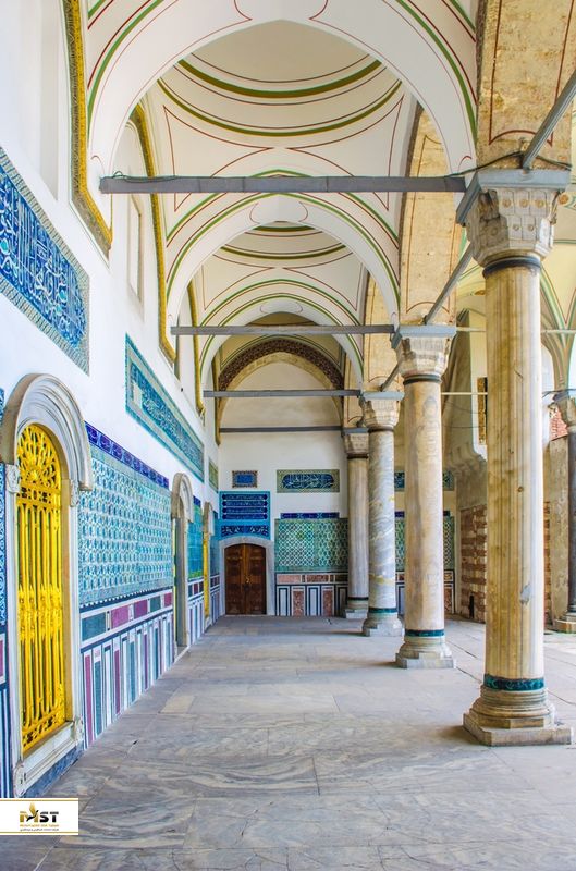 نمای ورود به بخش اشیای پیامبر در توپکاپی