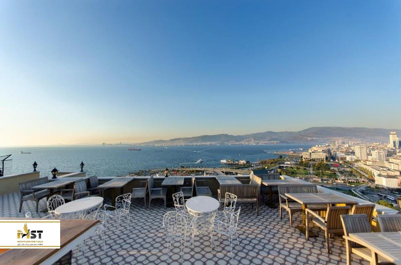 این هتلآپارتمان دارای طراحی داخلی مدرن، تراس و چشماندازی رو به دریا است. تمامی واحدها عایق صوتی دارند و دارای امکاناتی و تجهیزاتی مثل تلویزیون، صندلی کودک، ماشین ظرفشویی و چایساز هستند. در بویوک کُناک نظافت روزانه نیز انجام میشود؛ اما برای مواردی مثل ترانسفر، اتو و خشکشویی باید هزینۀ جداگانه پرداخت کرد.