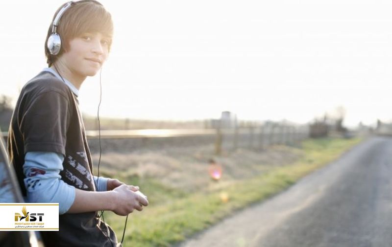 نوجوان در سفر