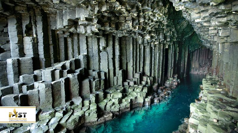 غار آبی فینگال