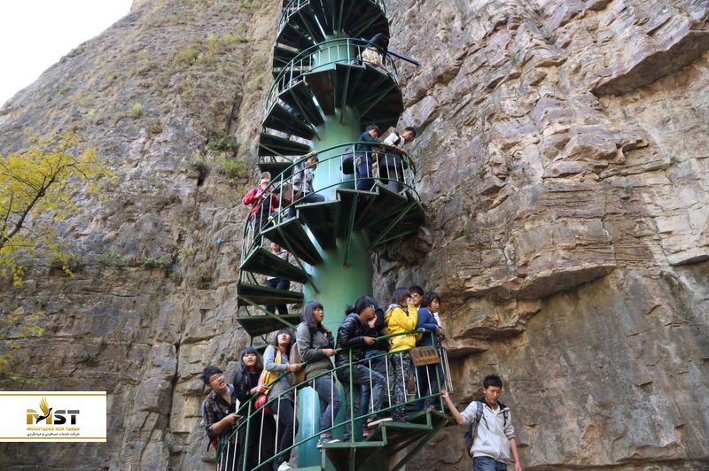 پلکان مارپیج کوهستان تایهانگ