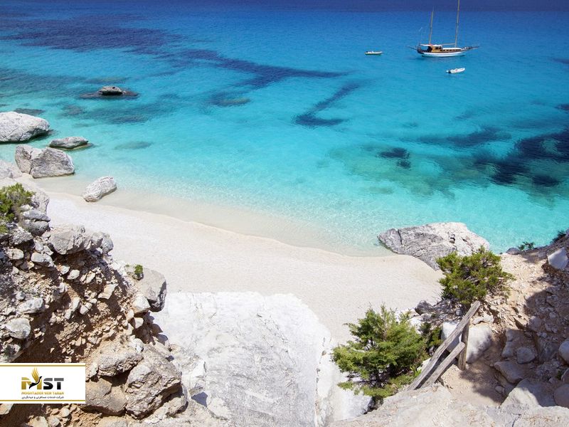 ساحل سادینیا در ایتالیا