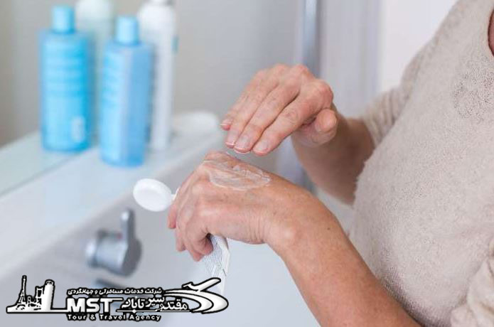 Moisturizer | وسیله های ضروری در سفر,چند وسیله ضروری سفر